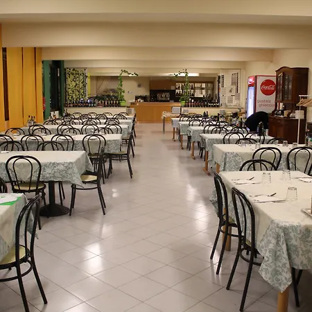 Ospitalita San Tommaso D'aquino 3* Bologna