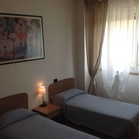 Ospitalita San Tommaso D'aquino 3* Bologna
