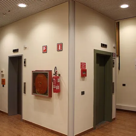 Ospitalita San Tommaso D'aquino Hotel Bolonia
