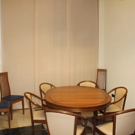 Ospitalita San Tommaso D'aquino Hotel Bolonia