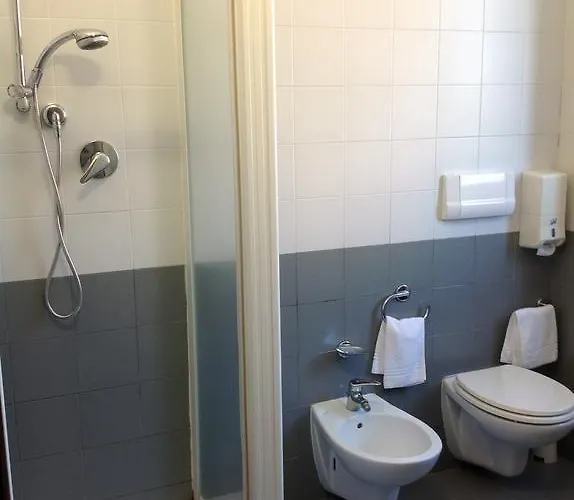 Ospitalita San Tommaso D'aquino Bolonya