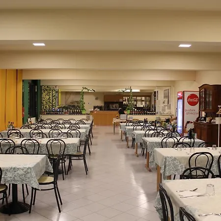 فندق Ospitalita San Tommaso D'aquino 3*