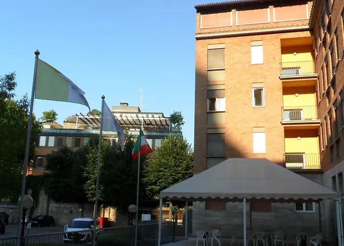 Ospitalita San Tommaso D'aquino بولونيا